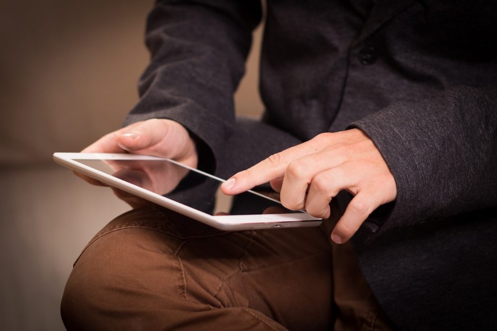 Discover the Best IPad Apps For Field Sales - OnSpot Social App