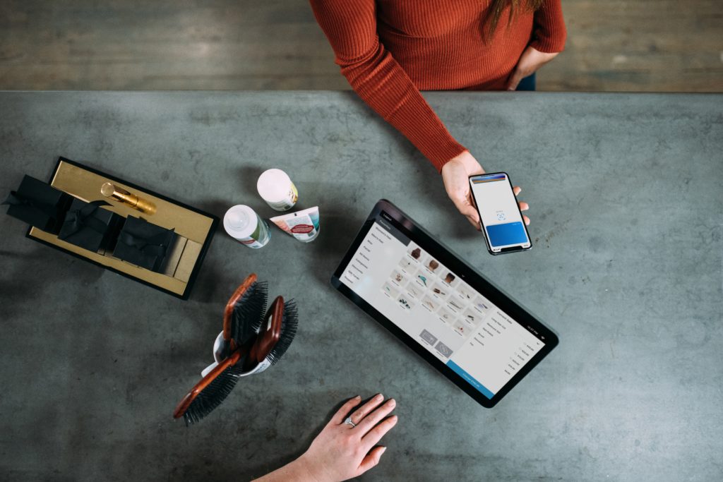 More and more retailers are now discovering the need for a mobile retail app to communicate their tech-driven goals.