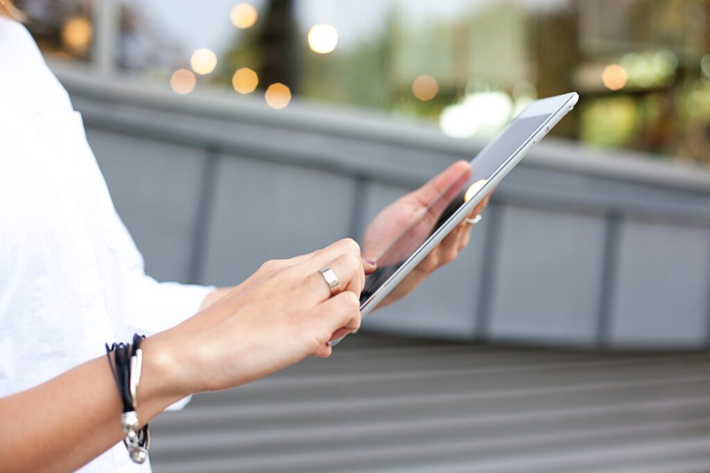 Collect Contact info on iPad